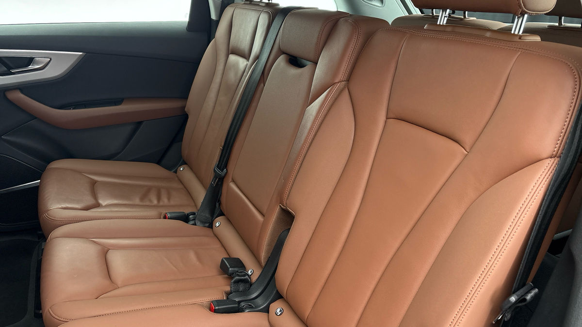 Audi Q7 Image 8
