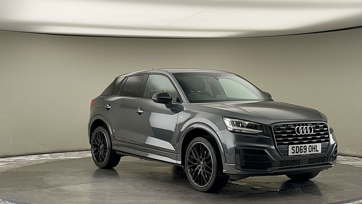 Audi Q2 Sticky Header Image