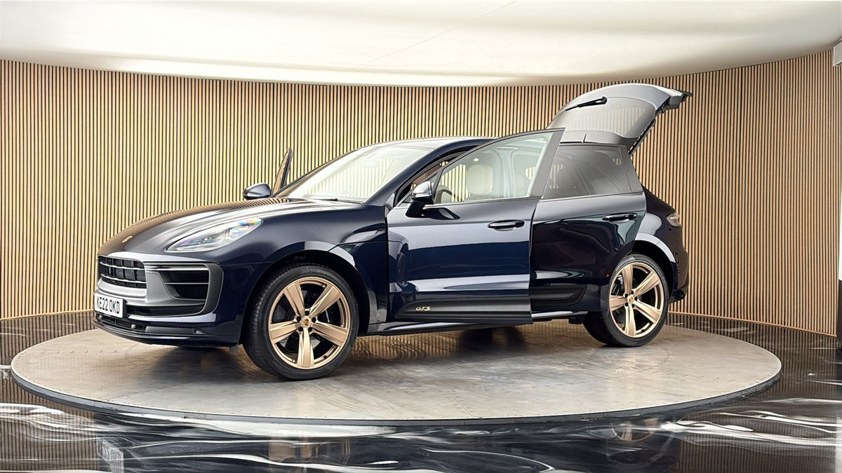 More views of Porsche Macan