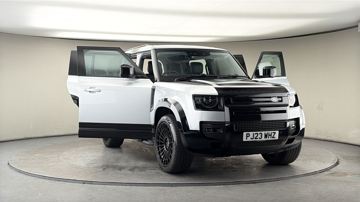 More views of Land Rover Defender 110