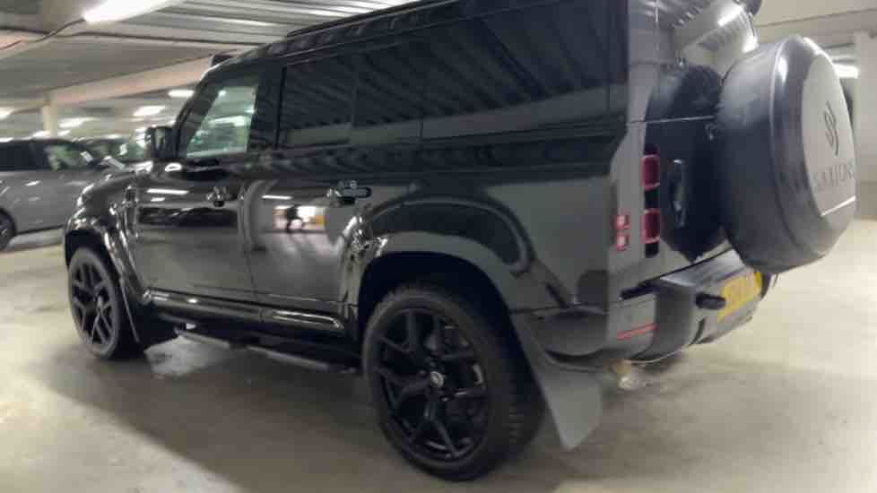More views of Land Rover Defender 110
