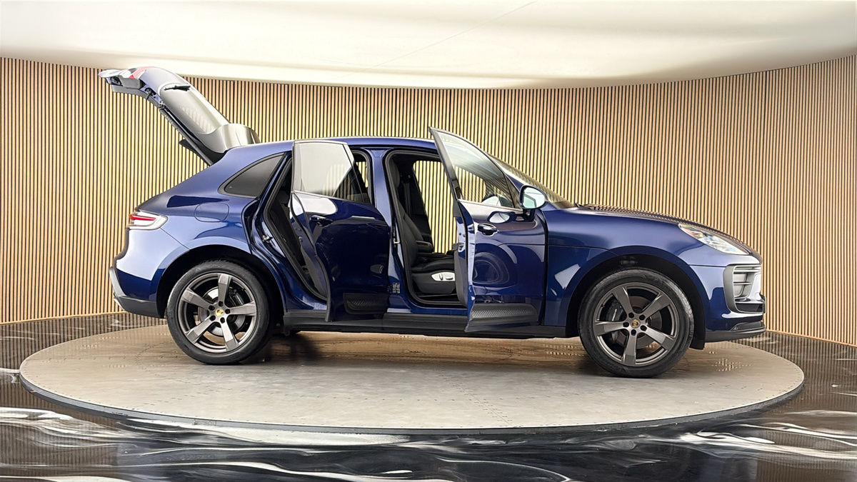 More views of Porsche Macan