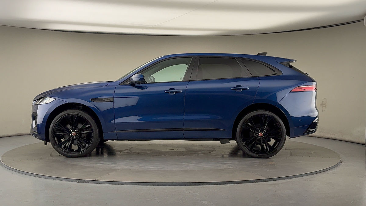 Jaguar F-PACE Image 15