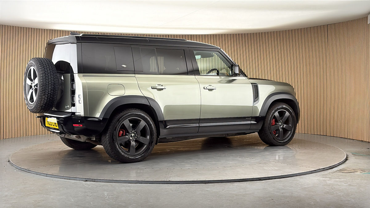 More views of Land Rover Defender 110
