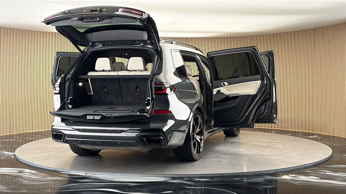 More views of BMW X7
