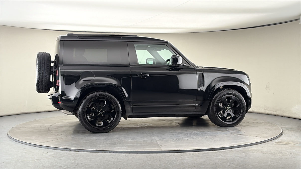 More views of Land Rover Defender 90