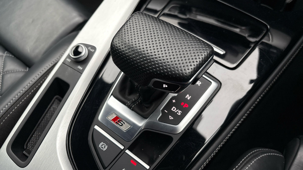 Audi S4 Avant Image 6