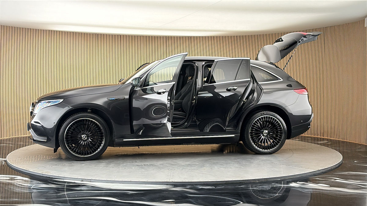 More views of Mercedes-Benz EQC