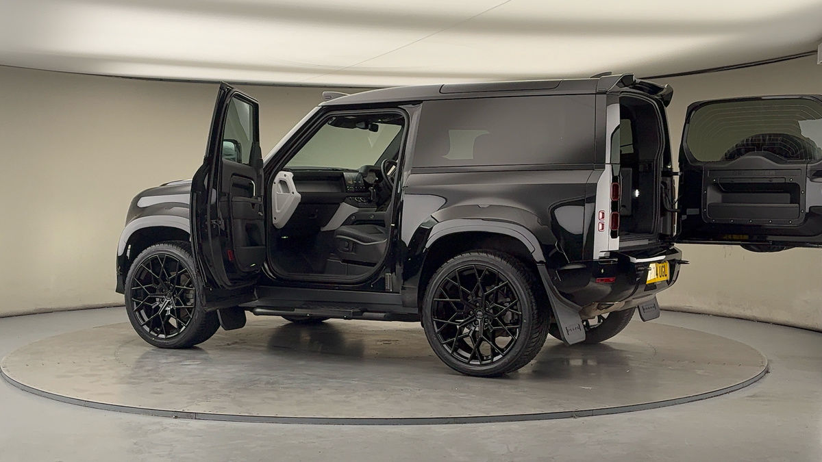 More views of Land Rover Defender 90