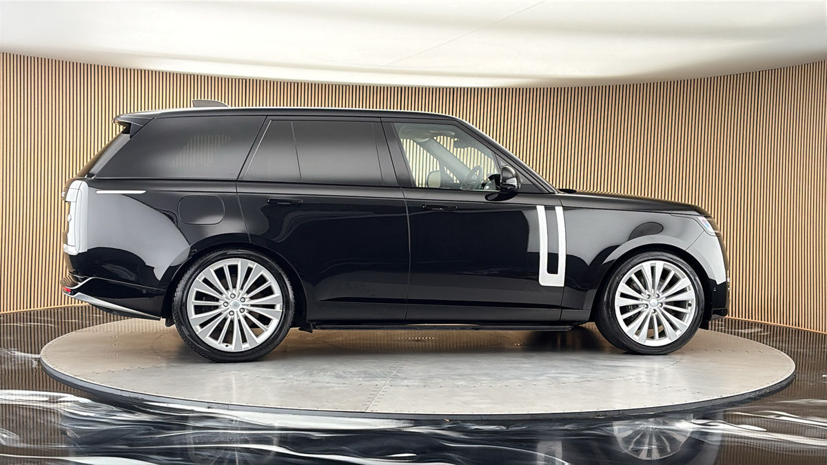 More views of Land Rover Range Rover