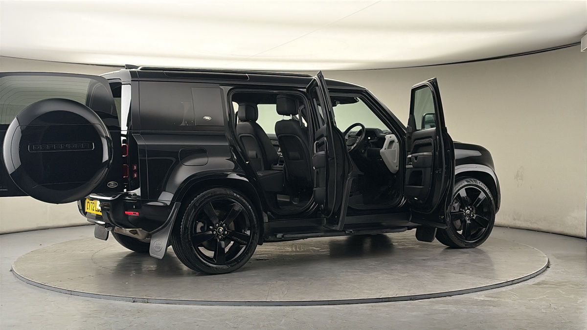 More views of Land Rover Defender 110