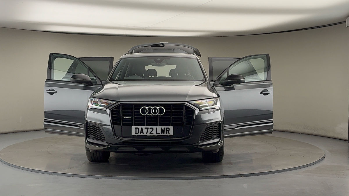 More views of Audi Q7