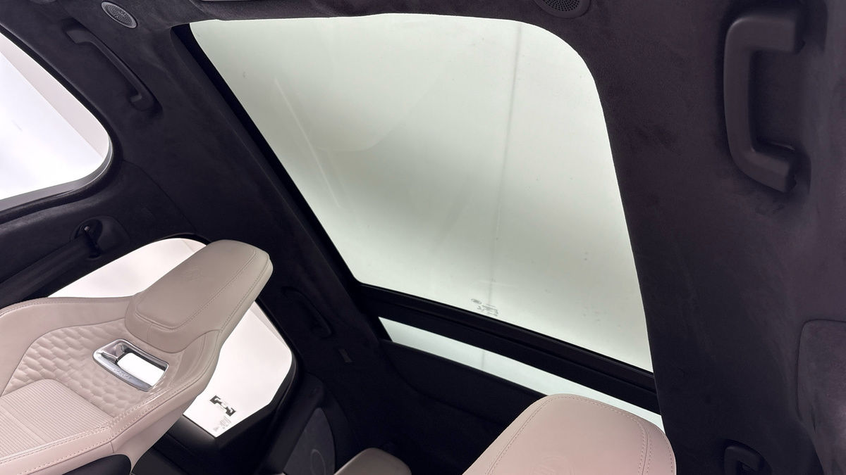 Jaguar F-PACE Image 6