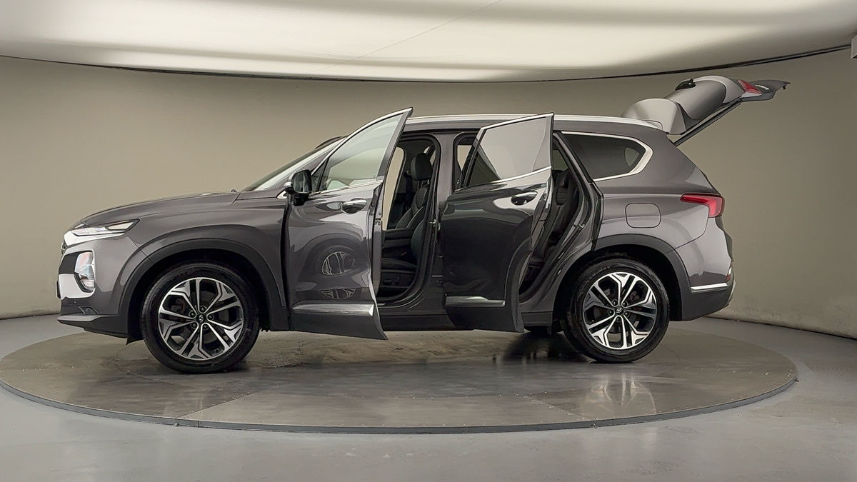 More views of Hyundai Santa Fe
