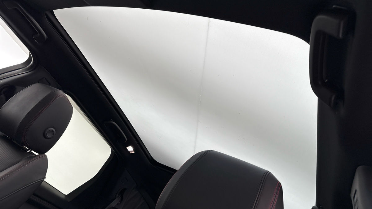 Land Rover Discovery Sport Image 6