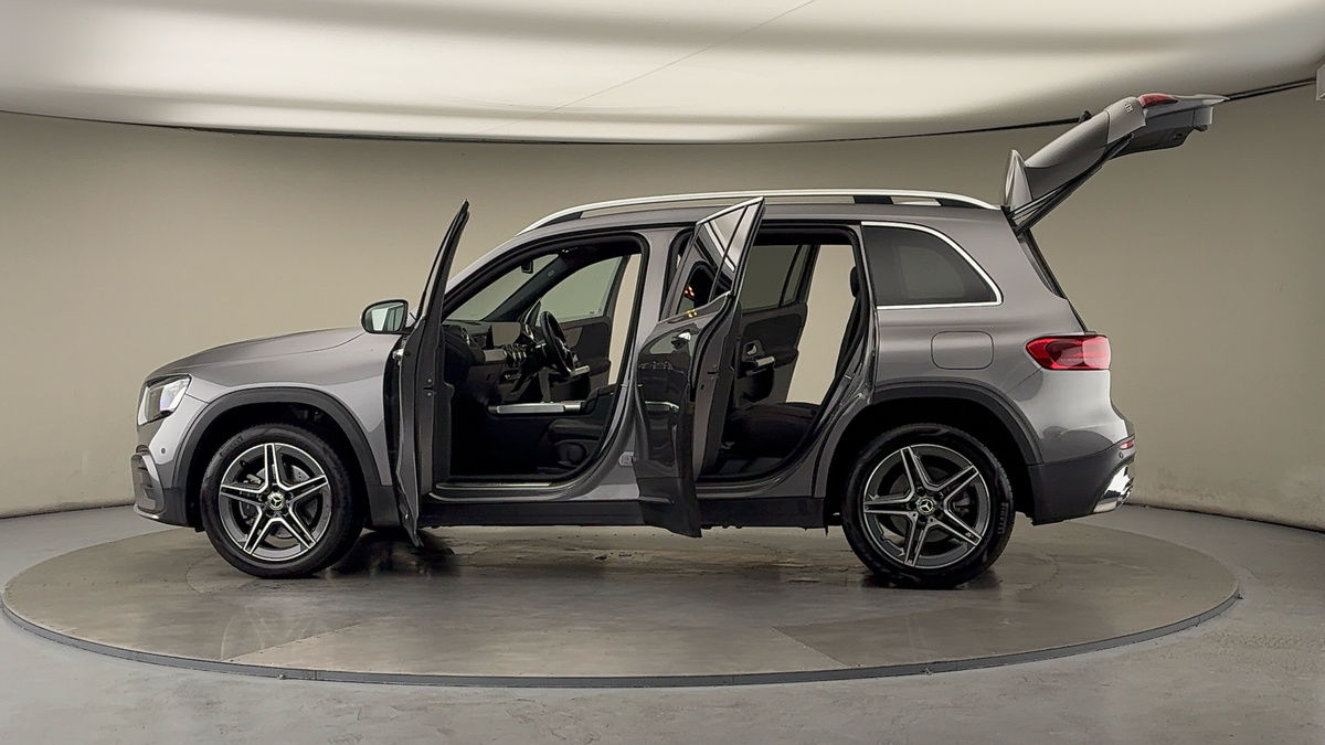 More views of Mercedes-Benz GLB