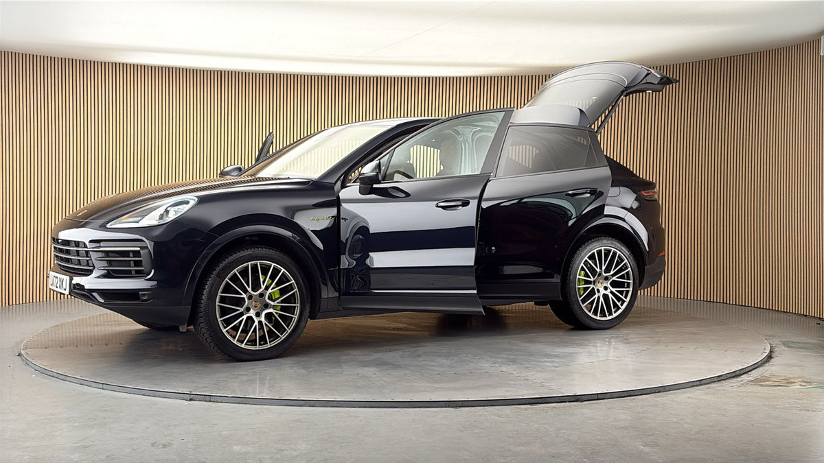 More views of Porsche Cayenne