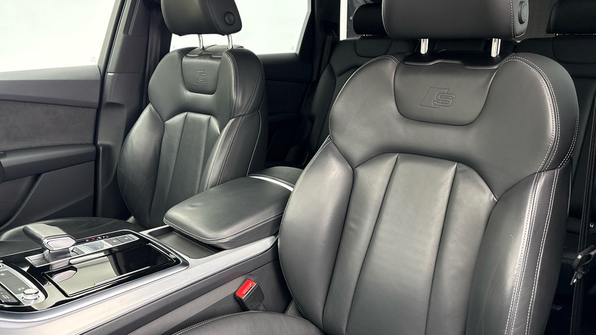 Audi Q7 Image 7