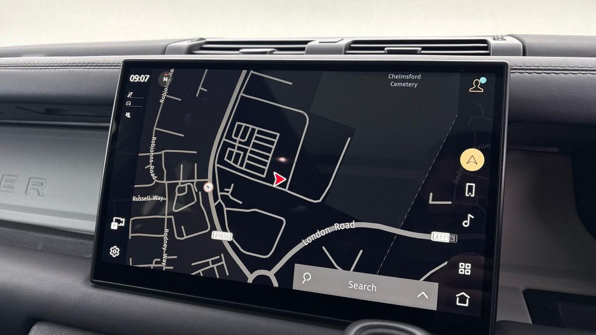 Land Rover Defender 110 Urban Image 17