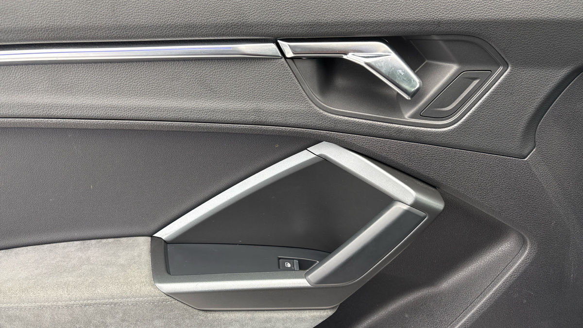 Audi Q3 Image 19
