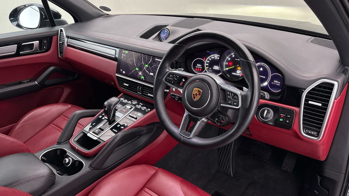 Porsche Cayenne Image 5