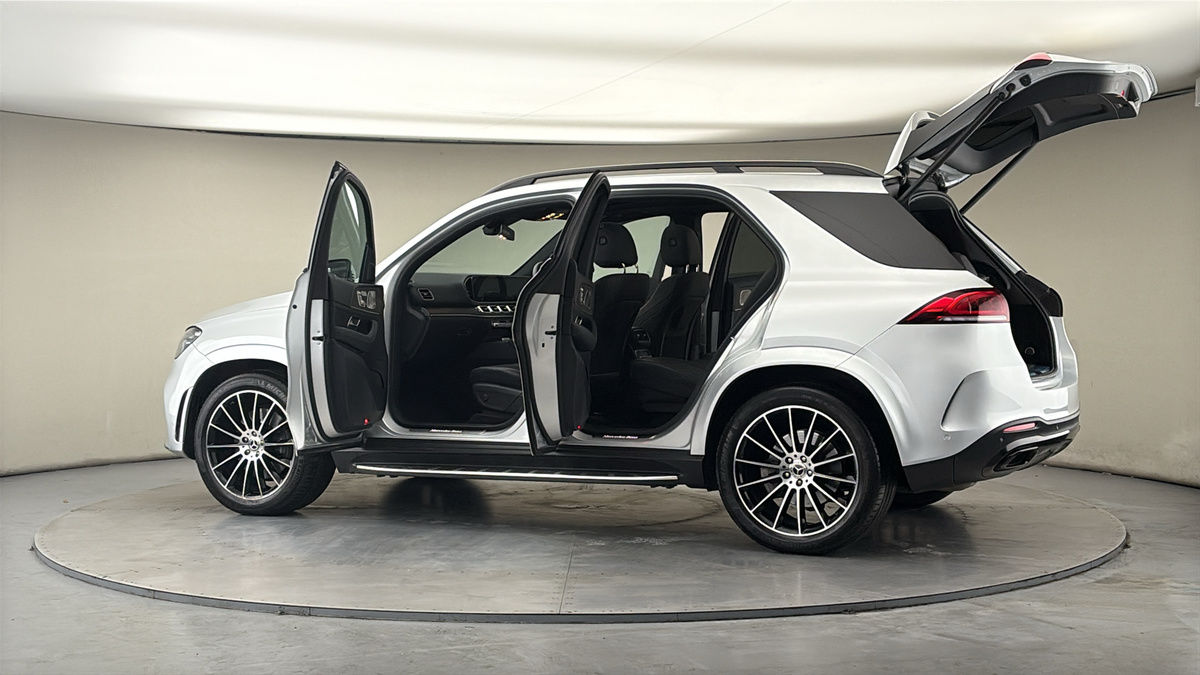 More views of Mercedes-Benz GLE