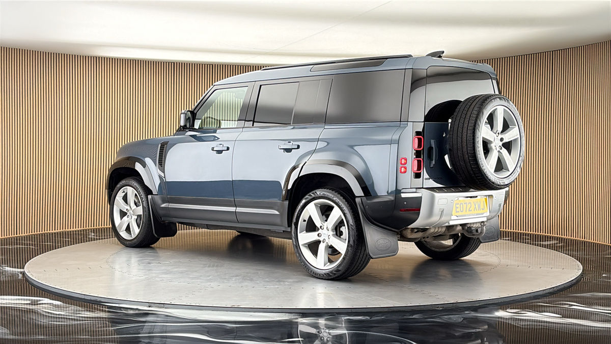 More views of Land Rover Defender 110