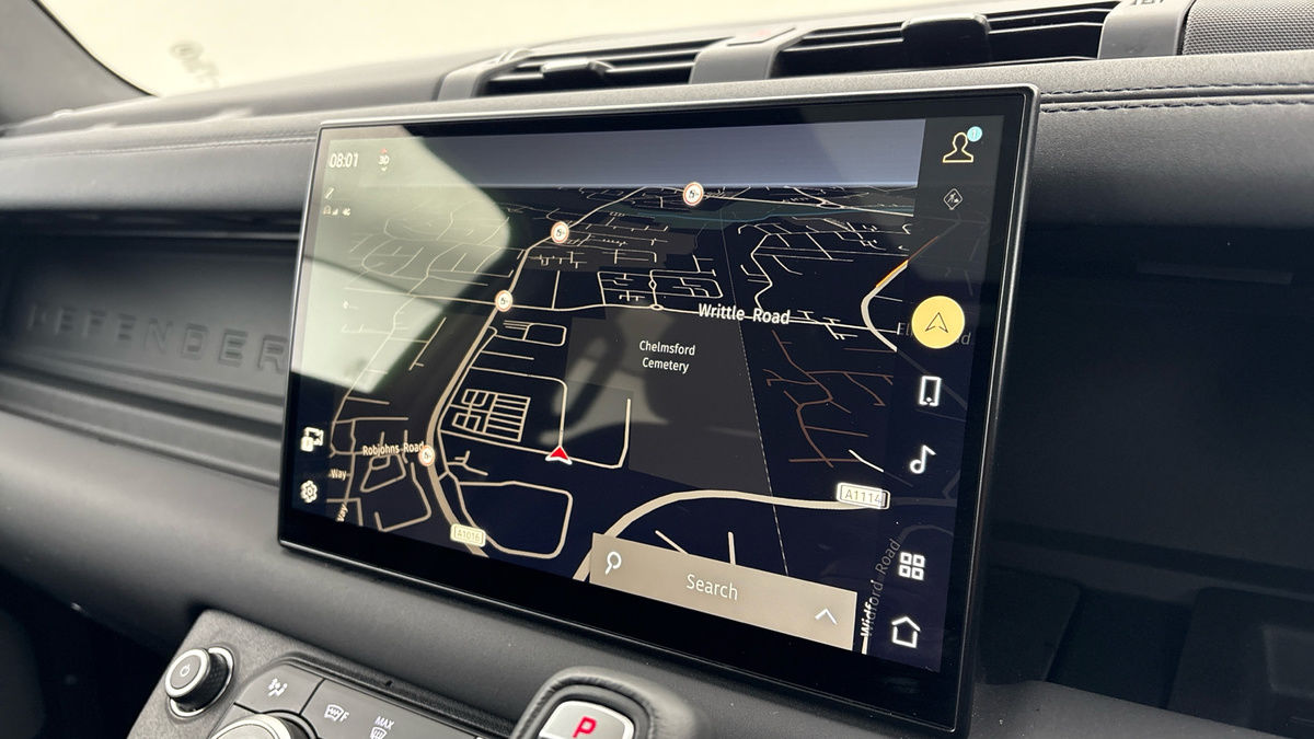 Land Rover Defender 130 Image 17