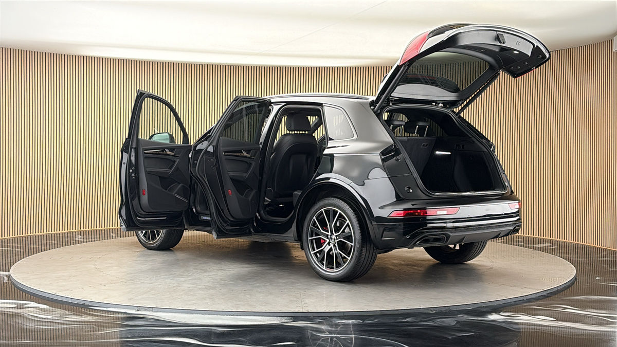 More views of Audi Q5