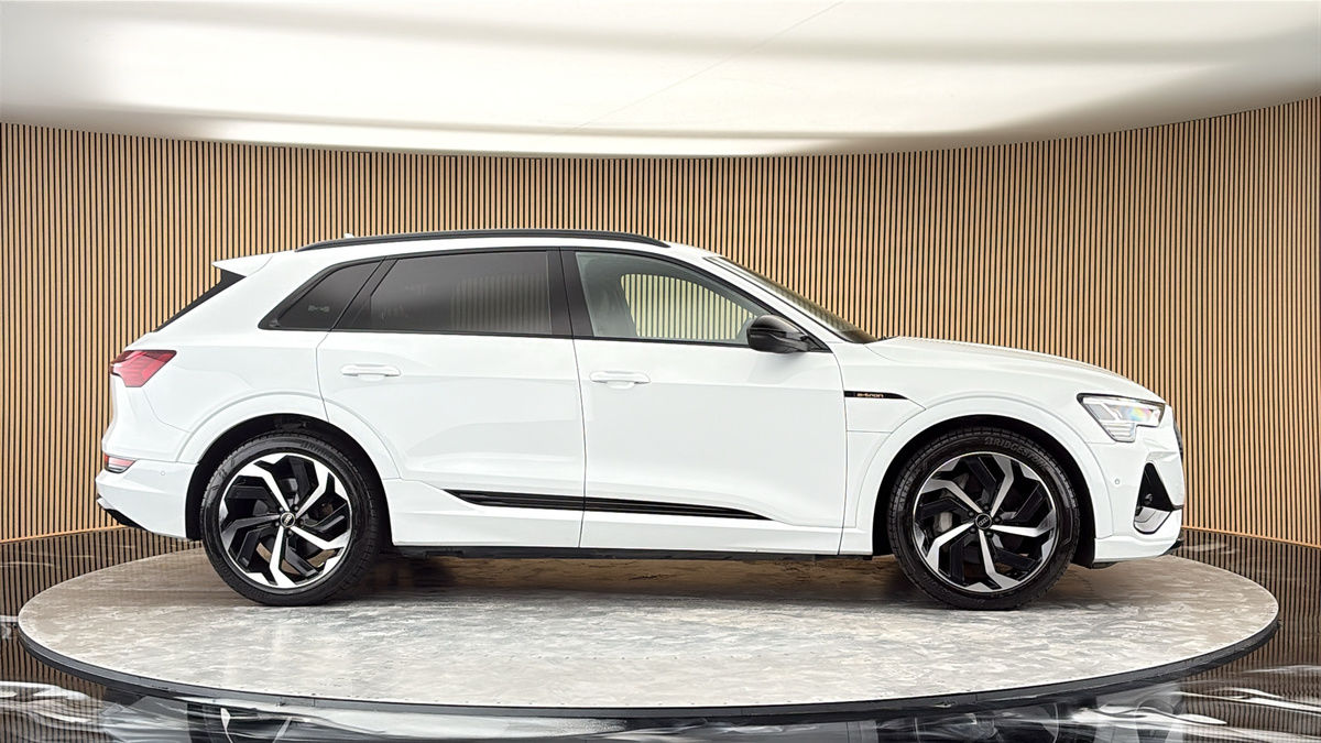 More views of Audi e-tron