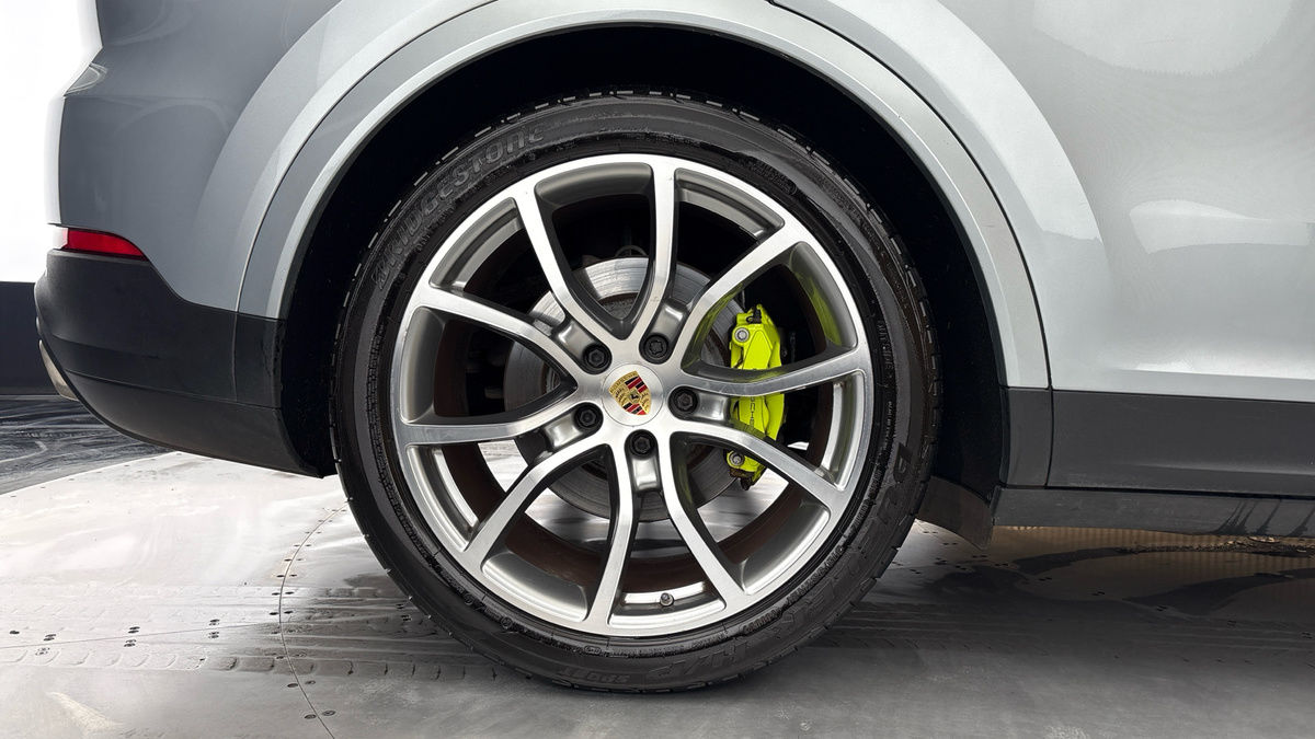 Porsche Cayenne Image 10