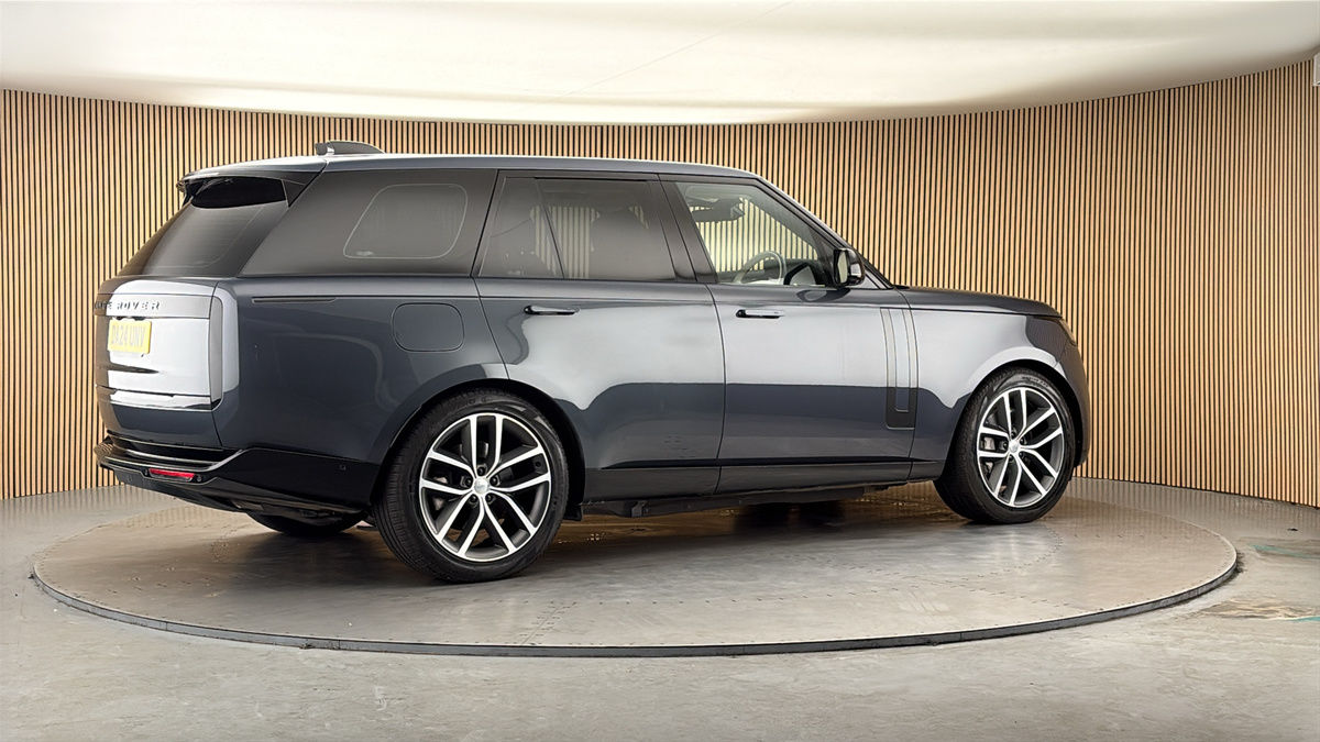 More views of Land Rover Range Rover