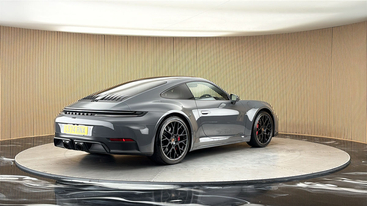 Porsche 911 Image 21