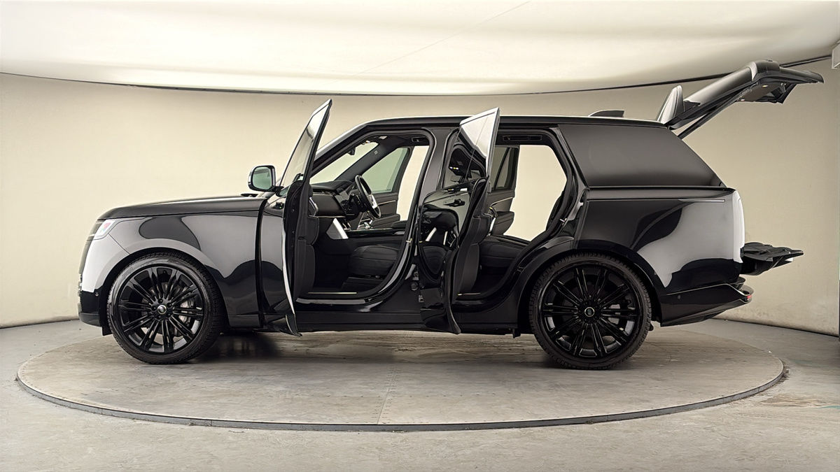 More views of Land Rover Range Rover