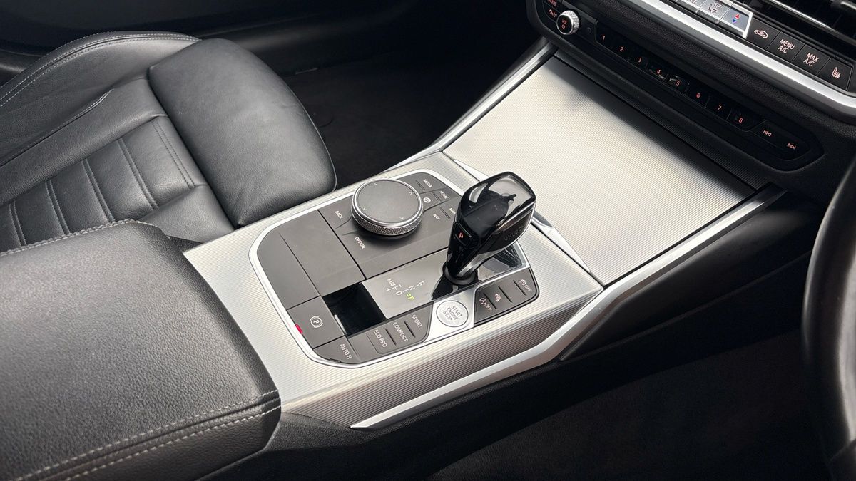 BMW 3 Series Image 18