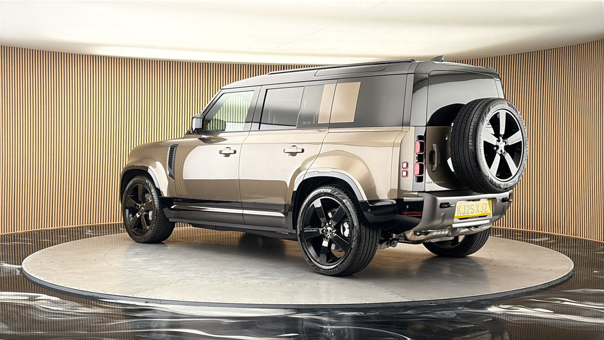 More views of Land Rover Defender 110