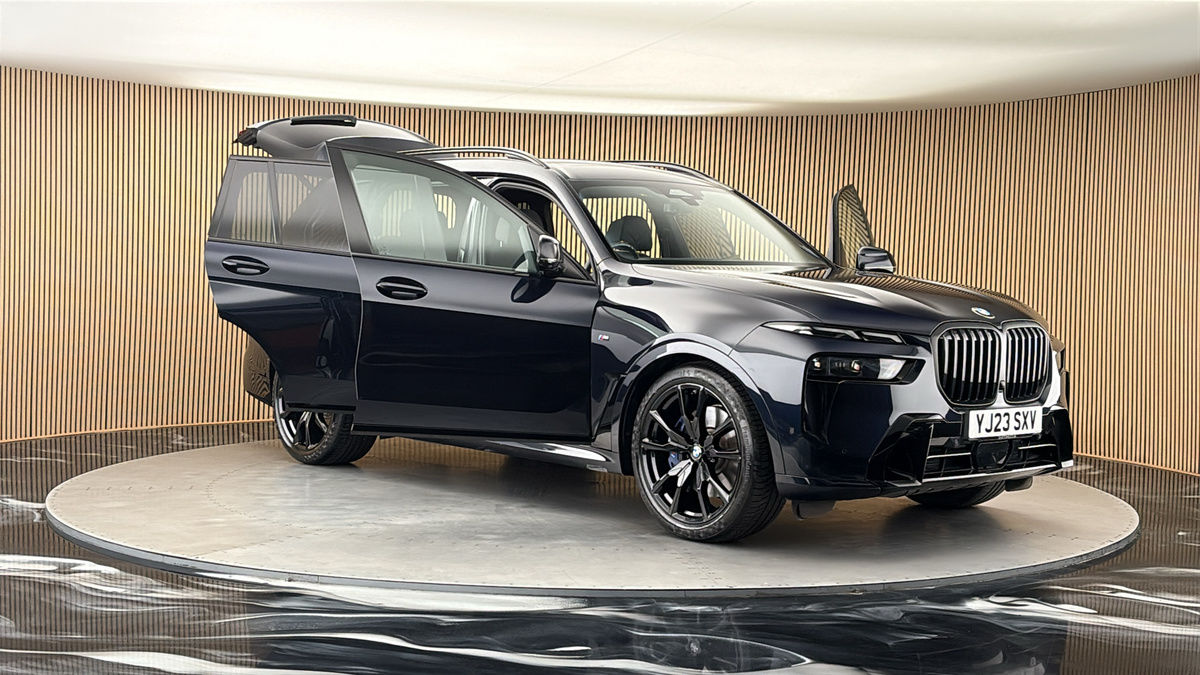 More views of BMW X7