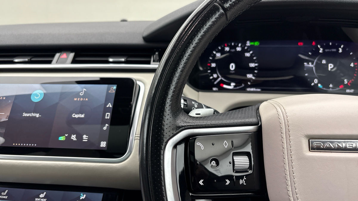Land Rover Range Rover Velar Image 13