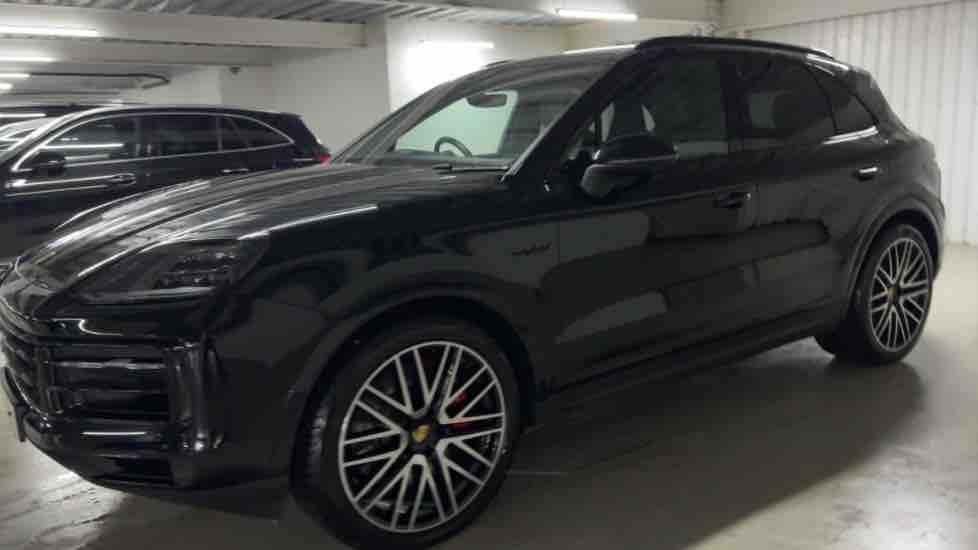 More views of Porsche Cayenne