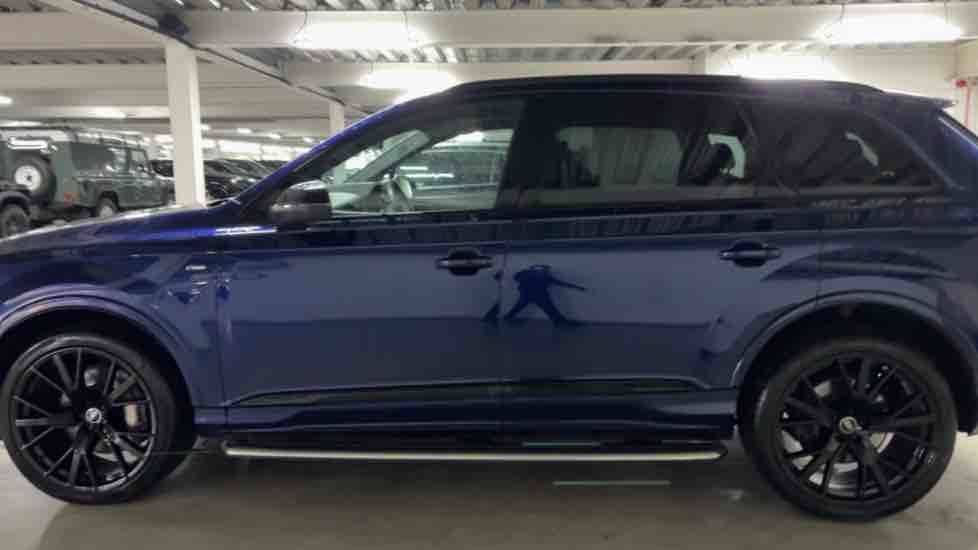 More views of Audi Q7