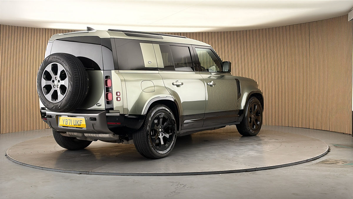 More views of Land Rover Defender 110