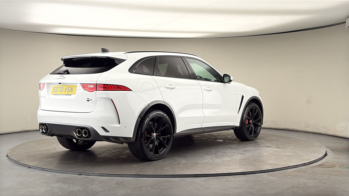 Jaguar F-PACE Image 21