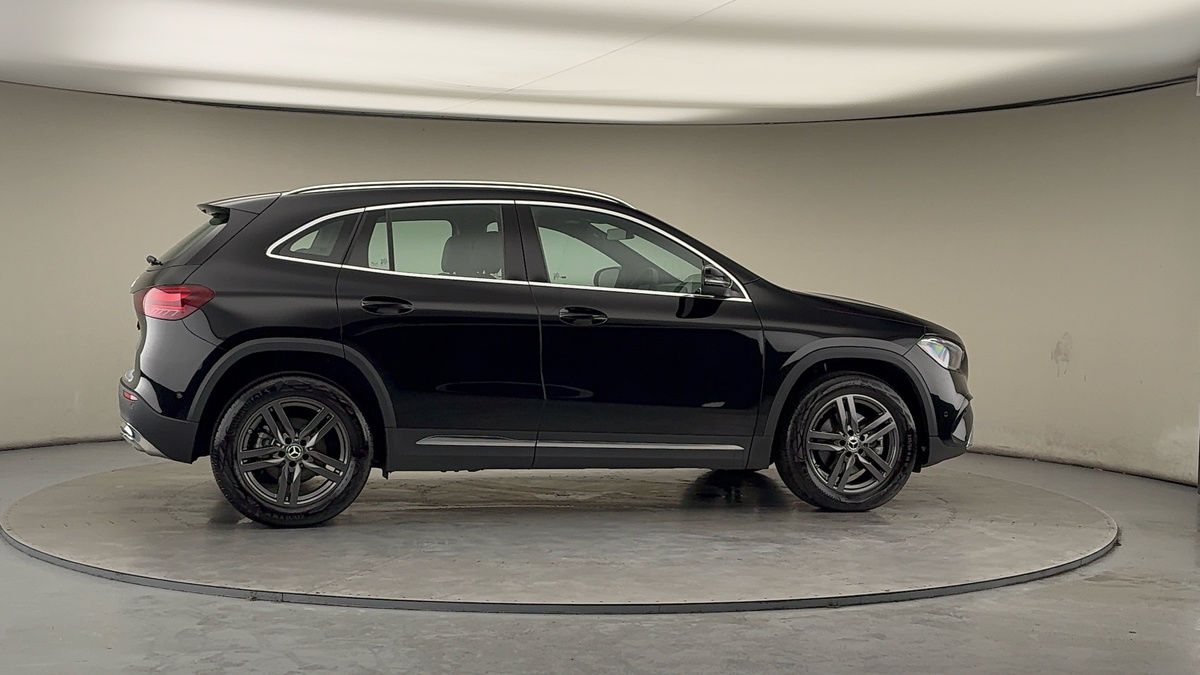 More views of Mercedes-Benz GLA