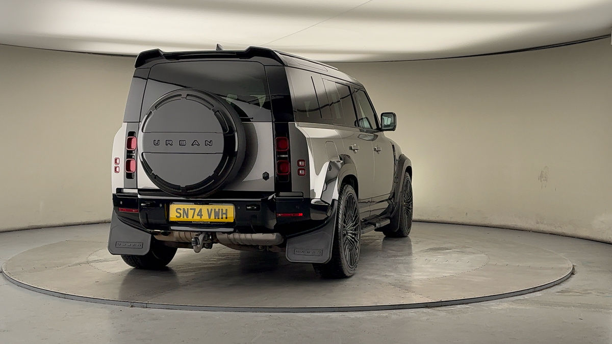 More views of Land Rover Defender 110