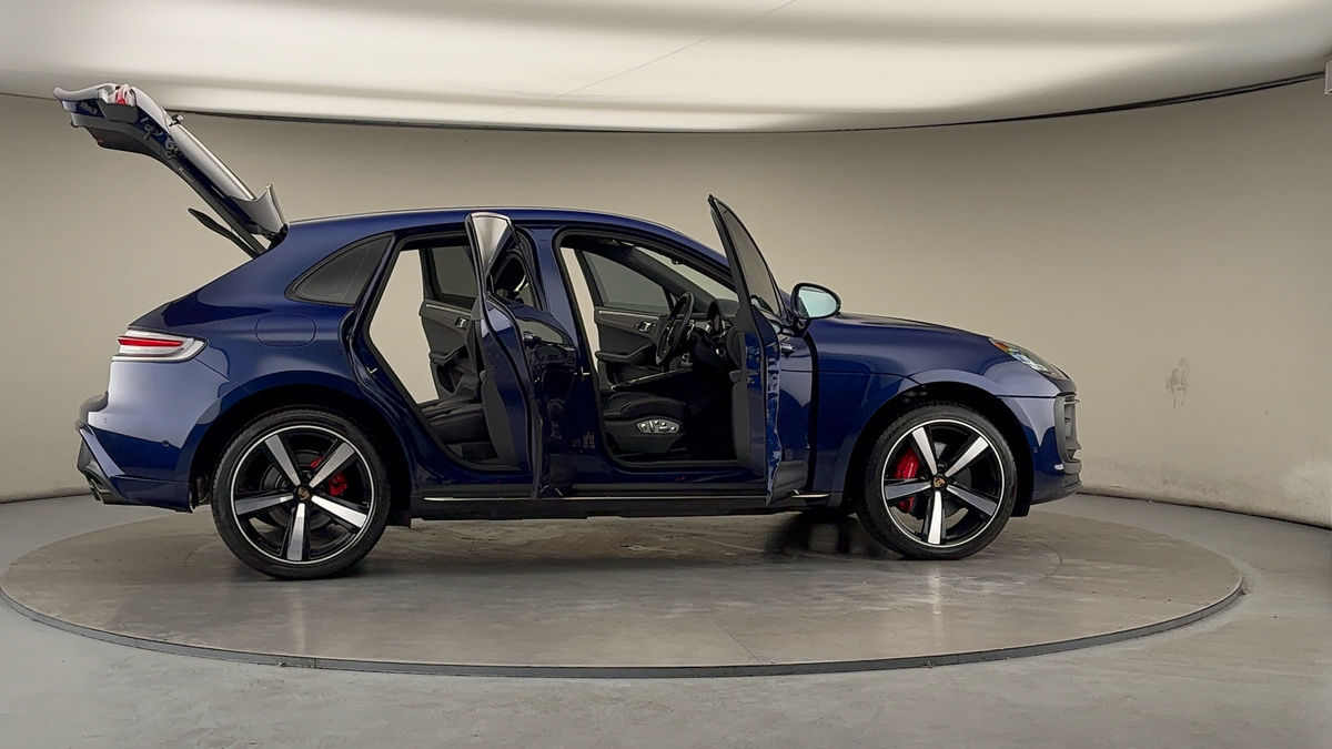 More views of Porsche Macan