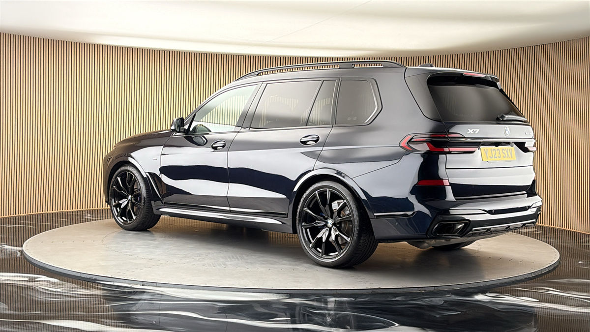 More views of BMW X7