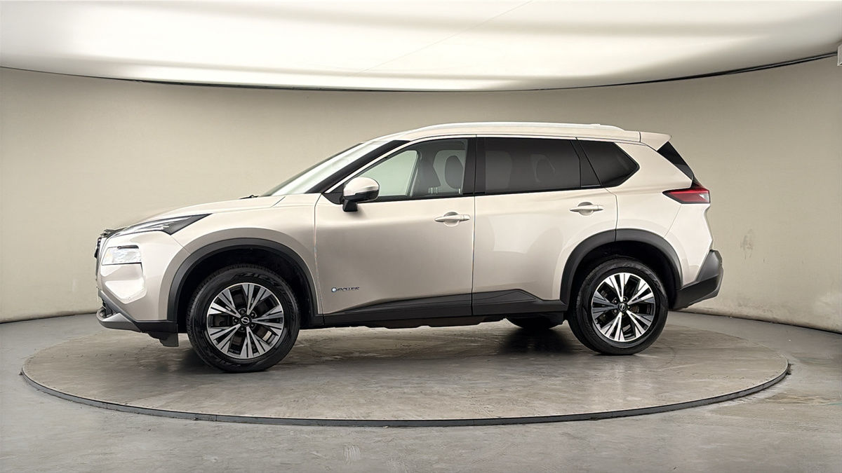 More views of Nissan X-Trail