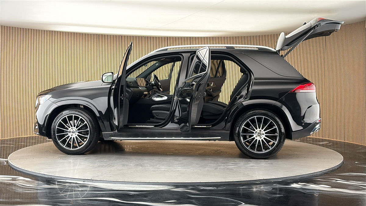 More views of Mercedes-Benz GLE