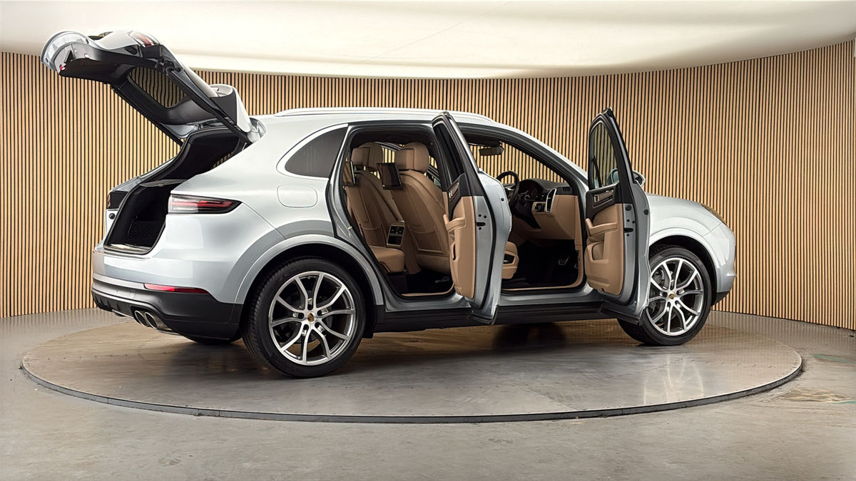 More views of Porsche Cayenne