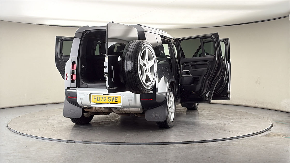 More views of Land Rover Defender 110